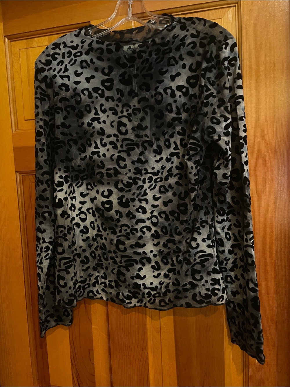 NWT DAVI & DANI Velvet Black Leopard Print Mesh Long-Sleeve Top on Gray / Taupe